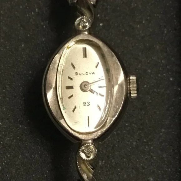 Vintage & gorgeous lady's 10k rolled gold plate Bulova 23 watch - still works! - Picture 2 of 12